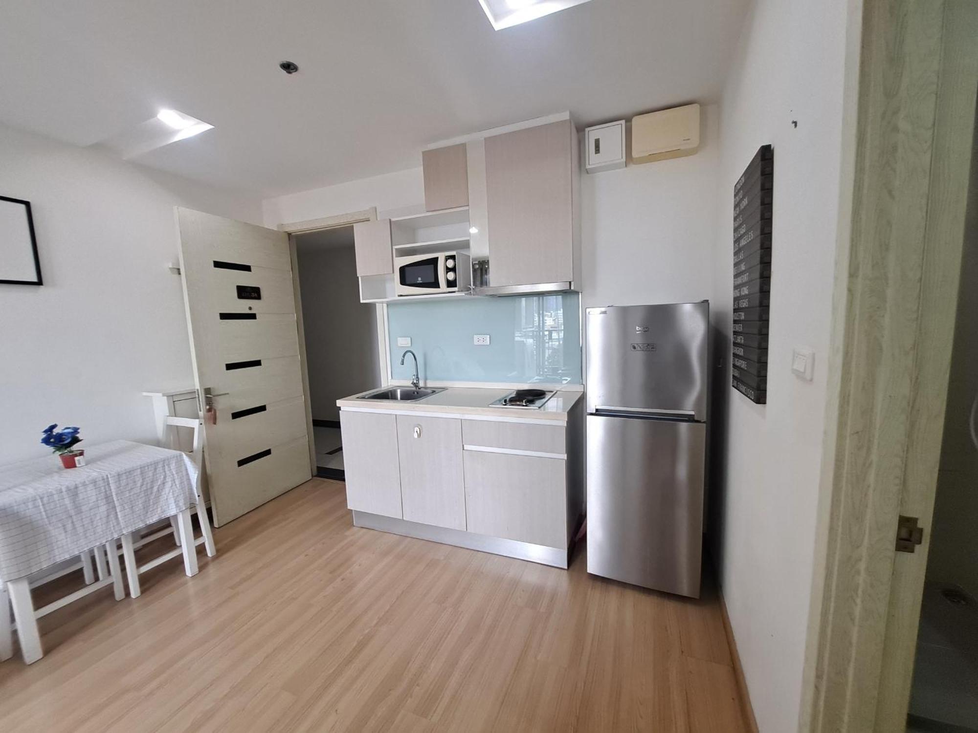 Condo In Bangkok With Swimming Pool Near Malls And Train Buitenkant foto
