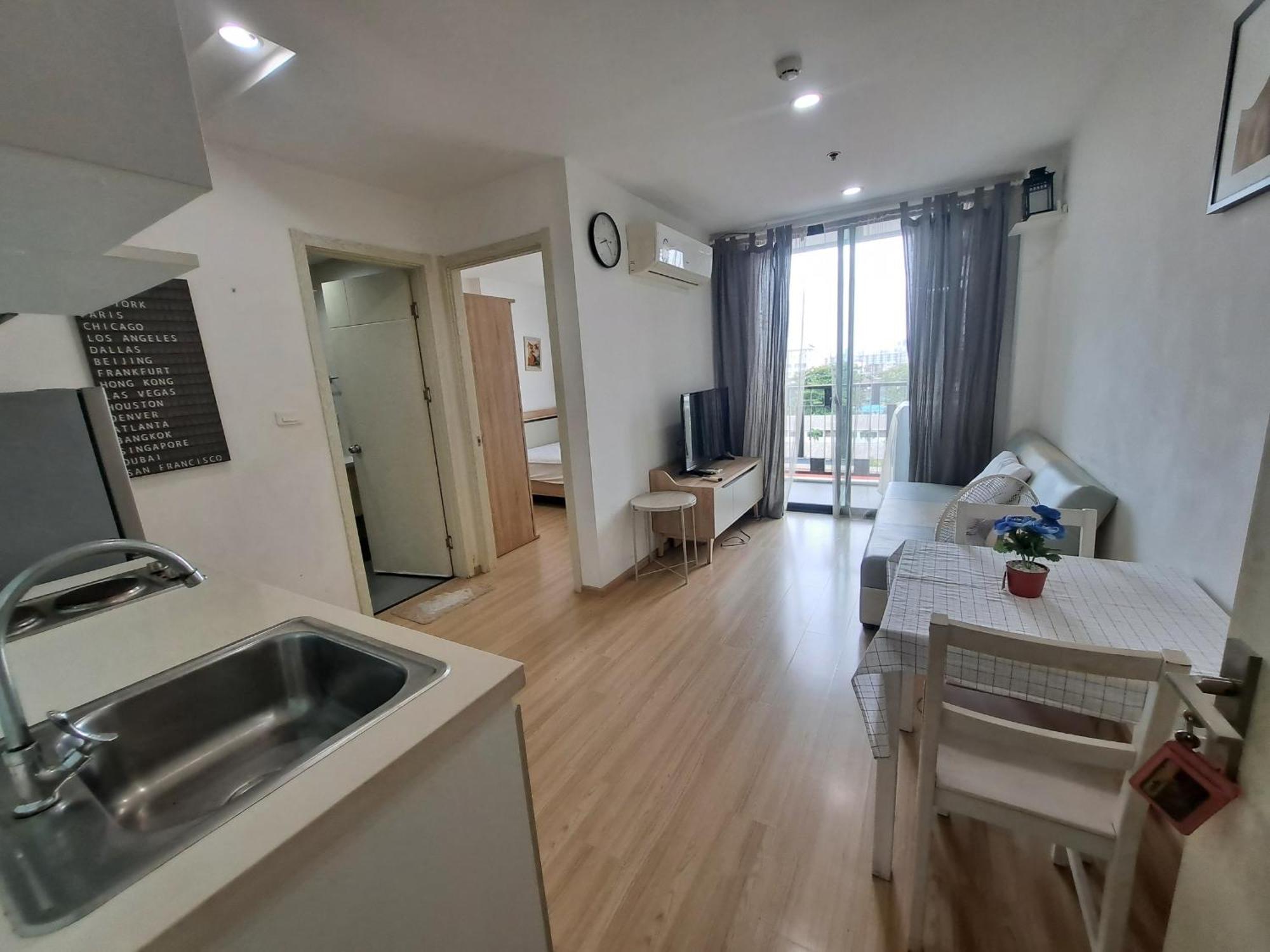 Condo In Bangkok With Swimming Pool Near Malls And Train Buitenkant foto